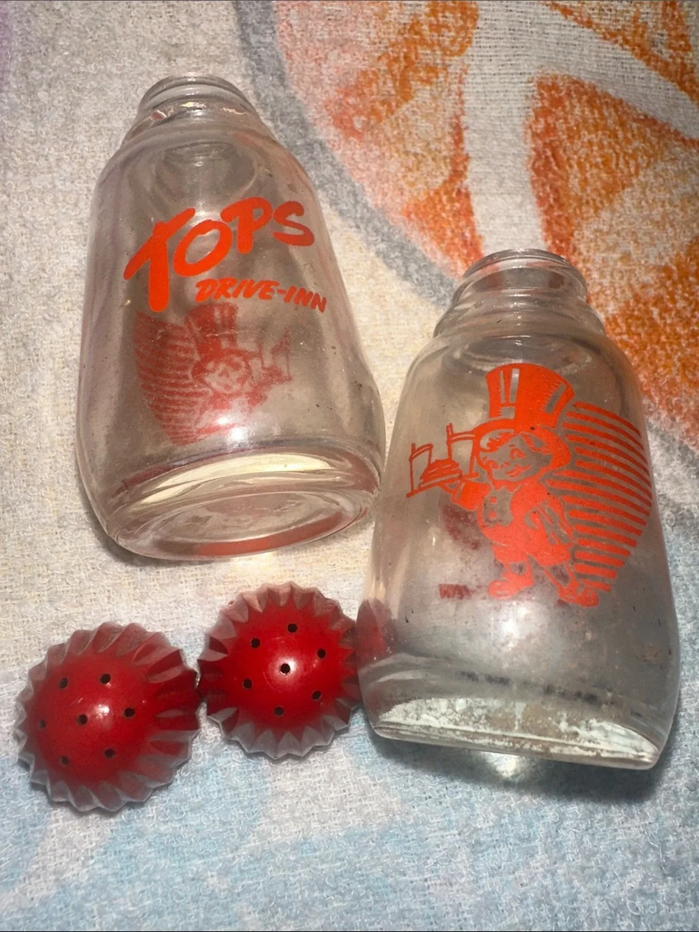 Vintage Red & clear glass Salt n Pepper Shaker Set by Topps Drive Inn 3.5 inche